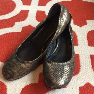 Vera Wang Flats Size 9